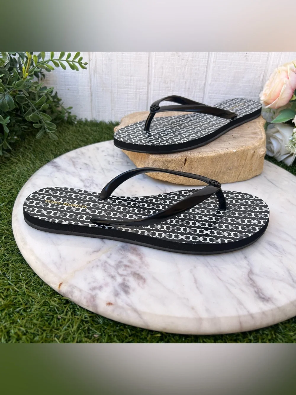TORY BURCH CHELSEA FLIP FLOP BLACK GEMINI LINK  women size 6 new /no box